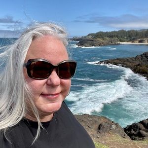 Meet your Posher, Leah